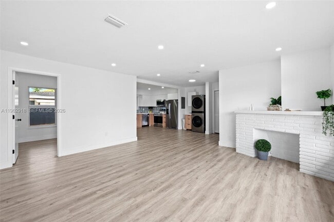 Building Photo - 3317 N Andrews Ave