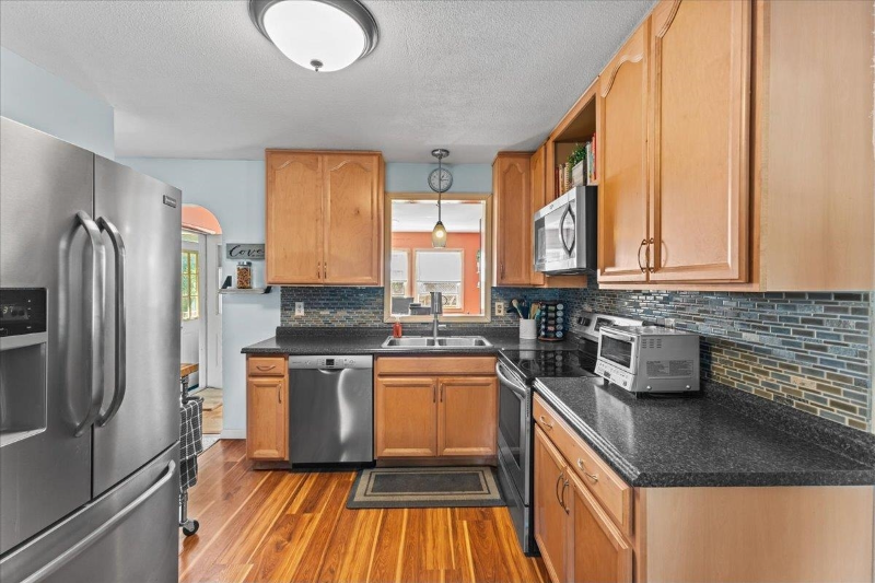 Building Photo - 105 Gazo Ave