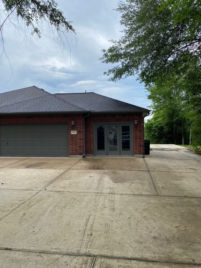 Building Photo - 7518 Nickaburr Creek Dr