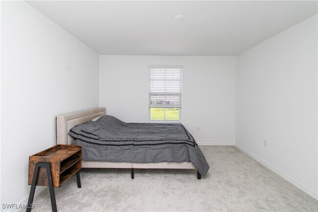 Building Photo - 2213 Avocado Ln