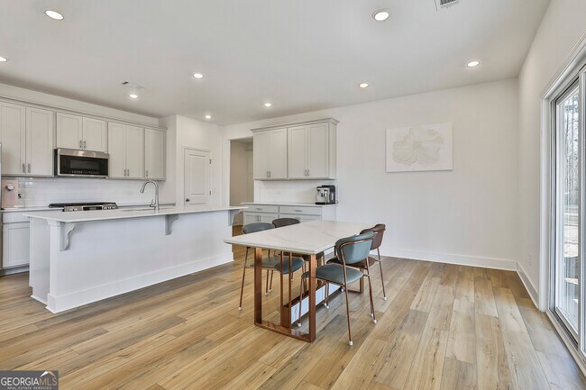 Building Photo - 11 Alcovy Trl