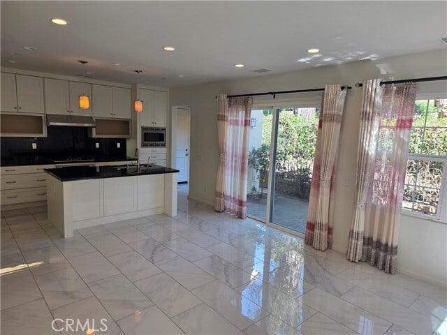 Building Photo - 116 Firefly