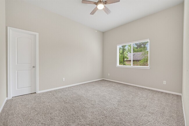Building Photo - 18203 Samie Nell Ct
