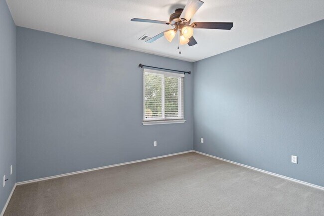 Building Photo - 2704 Greenlee Dr