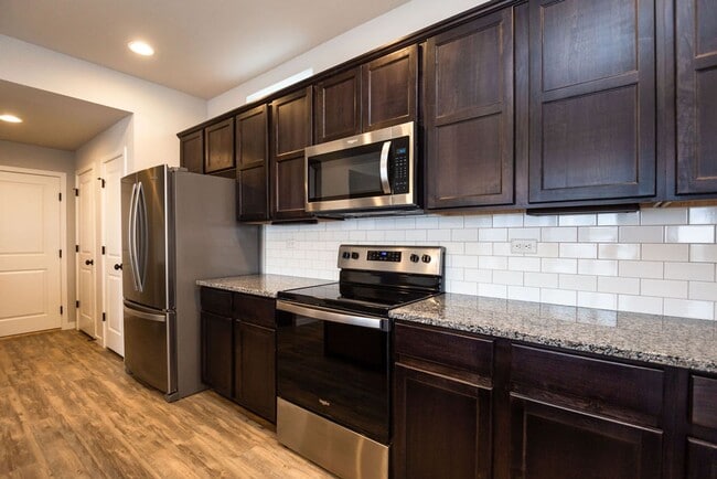 Building Photo - Beautiful Home in Mosaic Neighborhood