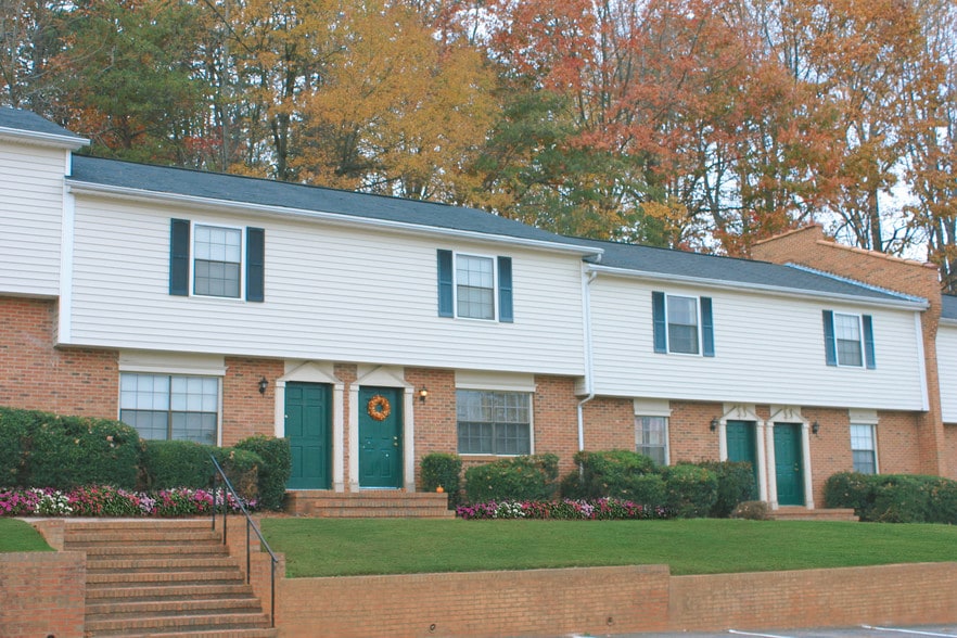 Carriage House Apartment Homes 1220 Carriage House Ln Gastonia NC