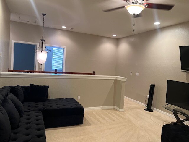 Building Photo - Spacious 3BR/2.5BA Townhome in Bella Terra...