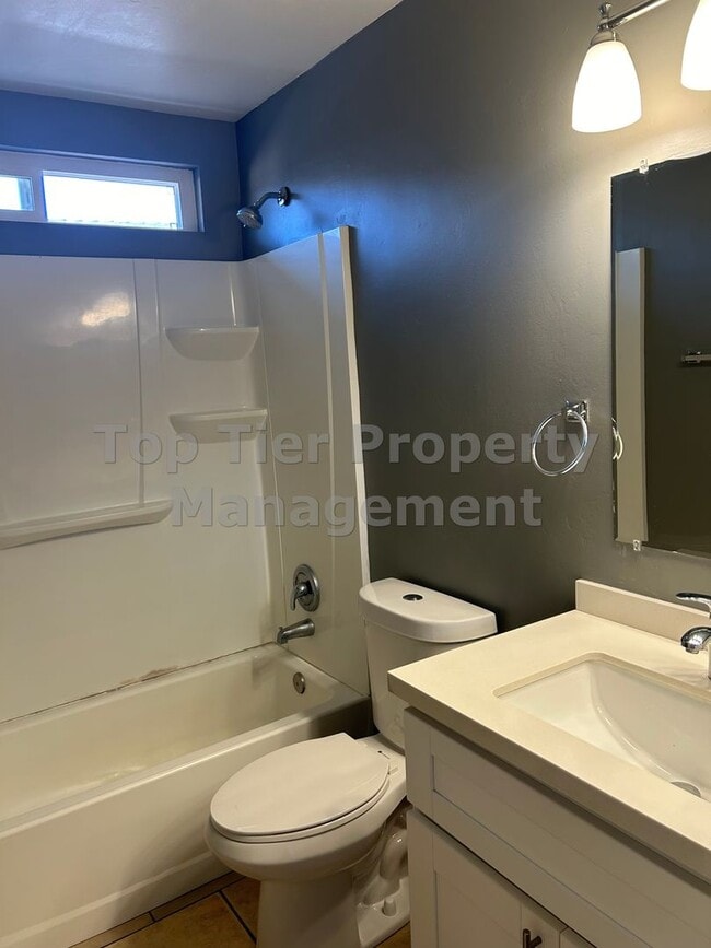 Building Photo - ***Charming 2 bed / 1 bath House in Oceans...