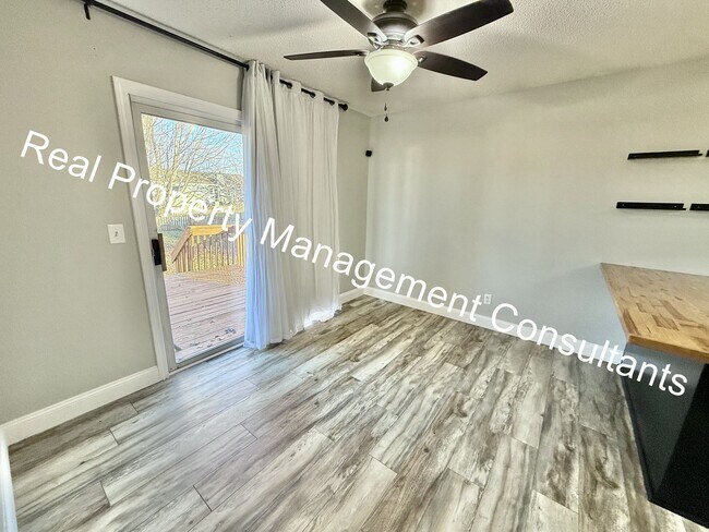 Building Photo - 4 Bedroom with Flexible Living & Modern Charm