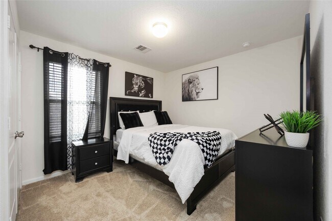 Building Photo - 8006 Ash Ridge Dr