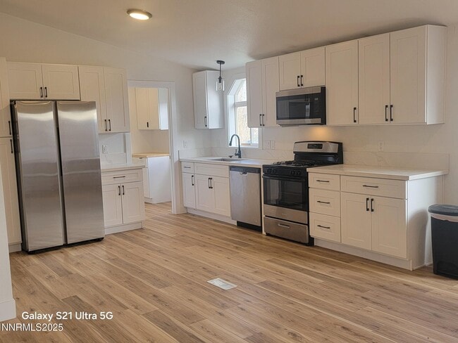 Building Photo - 5080 Arapahoe Ct