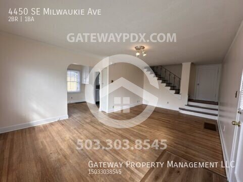 Building Photo - 4450 SE Milwaukie Ave