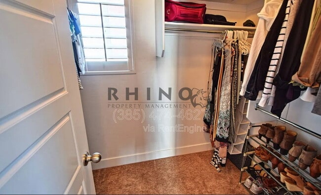 Building Photo - 7478 N Hutch Ln