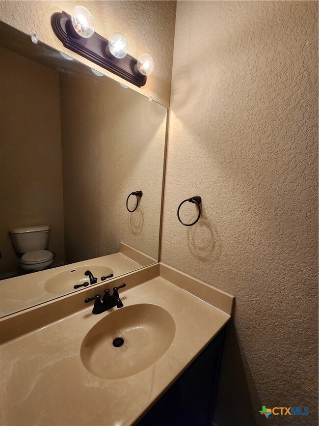 Building Photo - 622 Creekside Cir