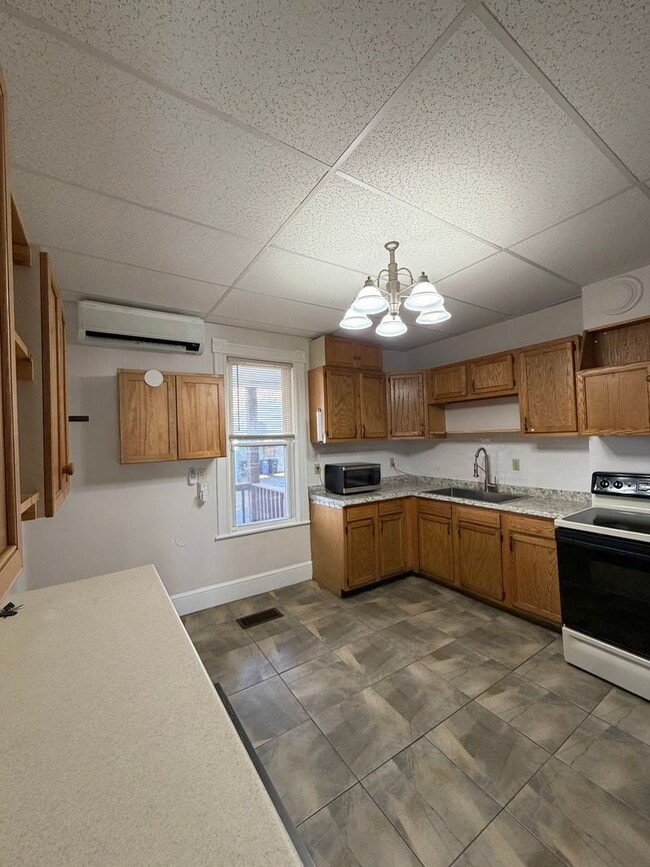 Building Photo - 27-29 Dalton Ave