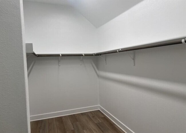 Building Photo - 653 Wolf Rdg Rd