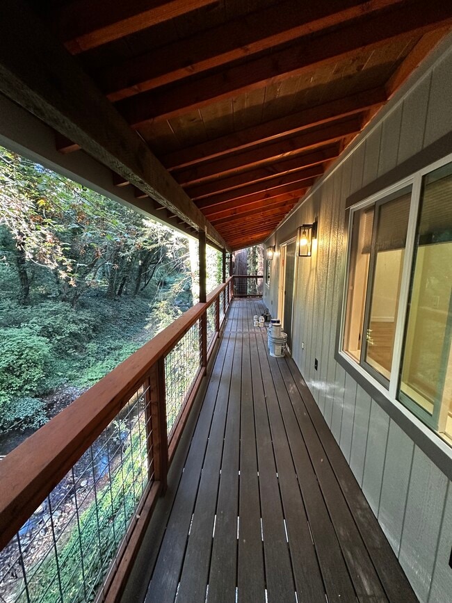 Building Photo - 206 Sequoia Rd