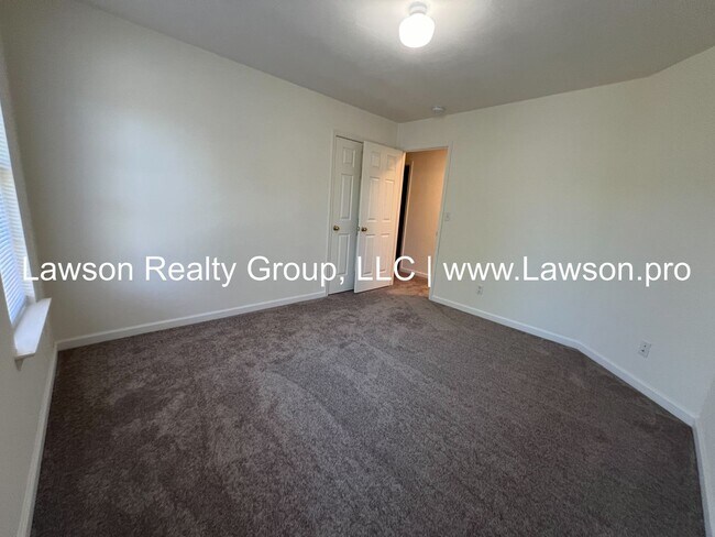 Building Photo - Beautiful Four Bedroom Home in "The Groves...