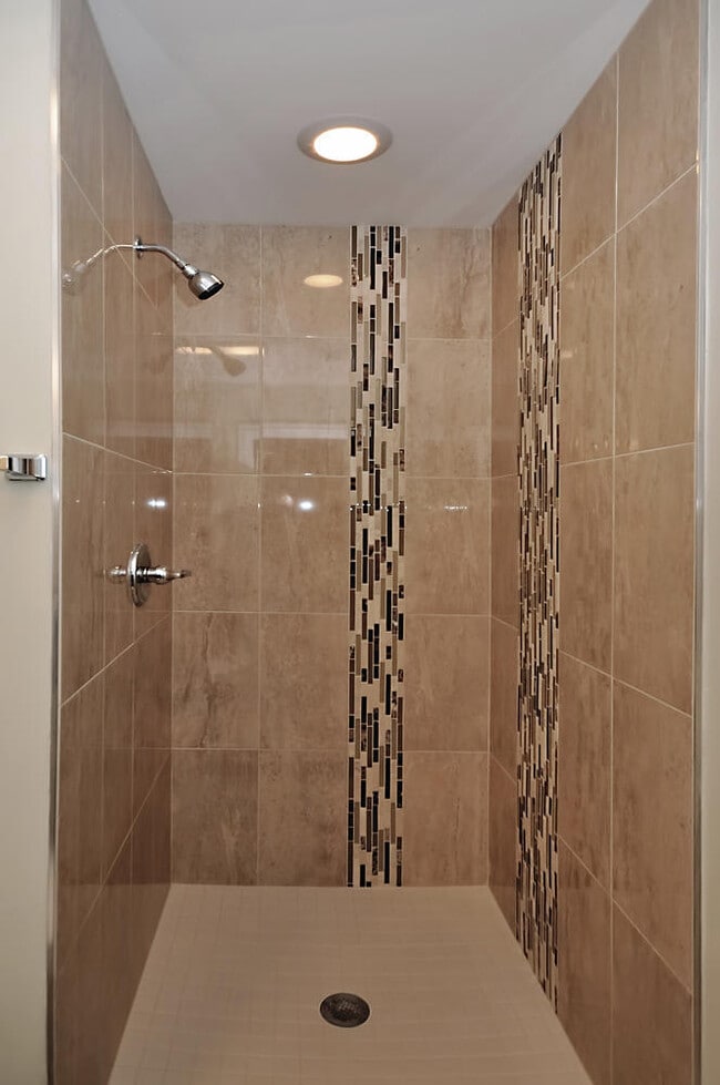 Building Photo - 117 Wilshire Dr