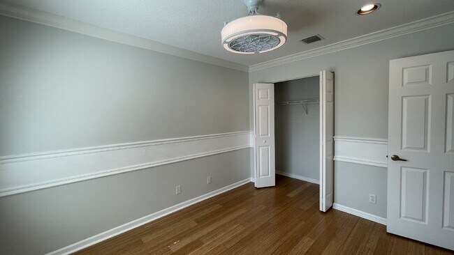 Building Photo - 4857 Victoria Cir