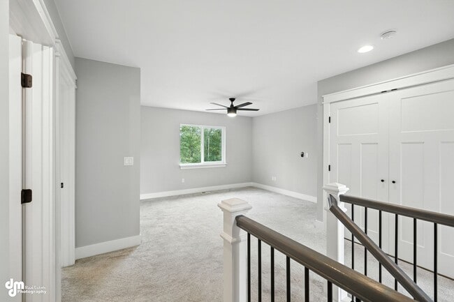 Building Photo - Charming & Updated 4BD/2.5BA!