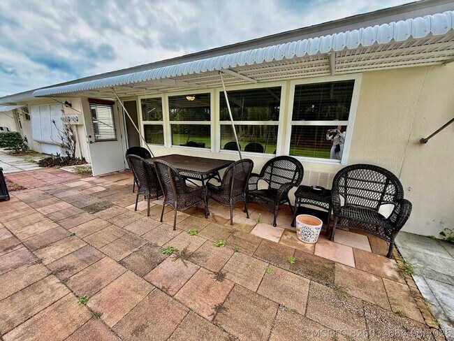 Building Photo - 916 Savannas Point Dr