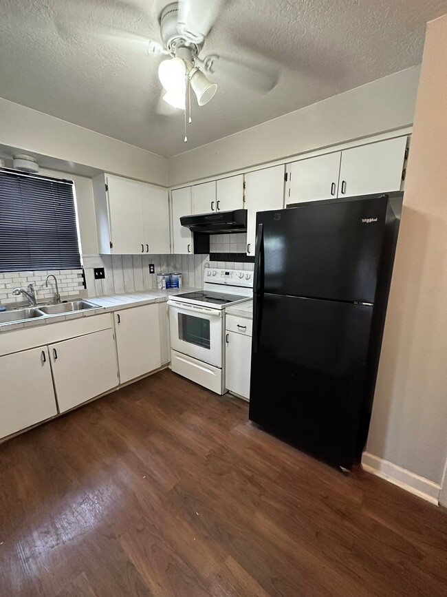 Building Photo - 7305 S Gessner Rd