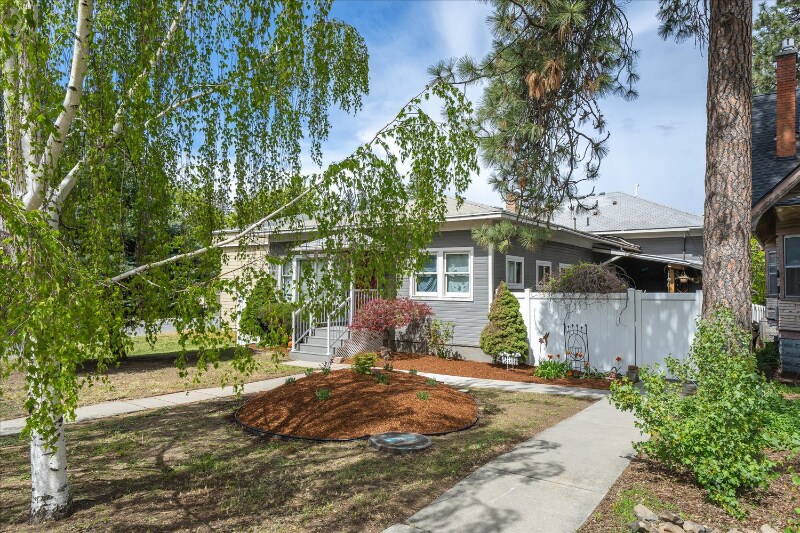 Primary Photo - 1520 W Tenth Ave