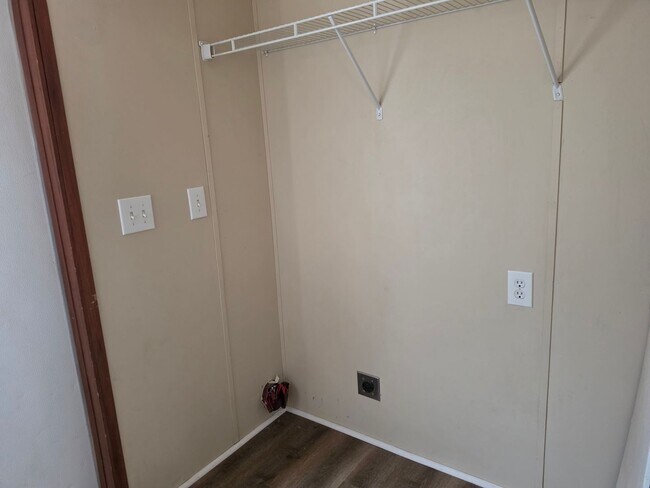 Building Photo - 3 bedroom 2 bath in Clovis