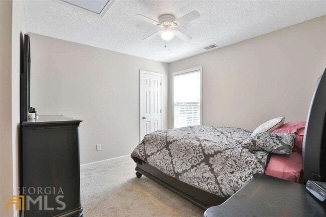 Building Photo - 50 Greens Ct