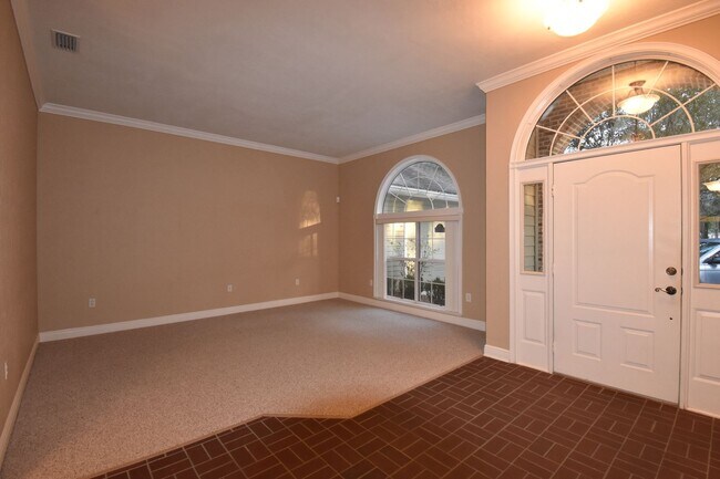 Building Photo - 2414 SW 98 Dr