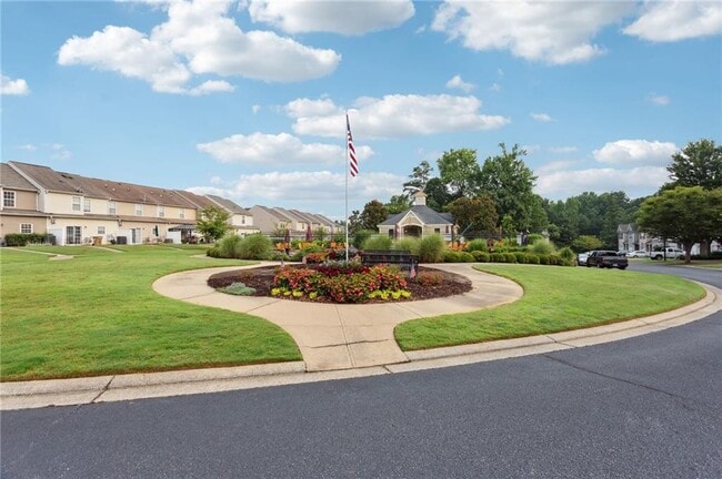 Building Photo - 372 Azalea Cir