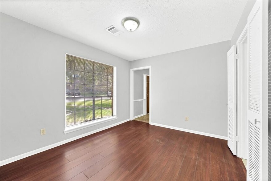 Study - 5703 Green Timbers Dr