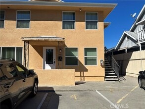 Building Photo - 463 N Marengo Ave