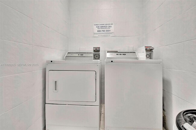 Building Photo - 5731 NE 18th Ave