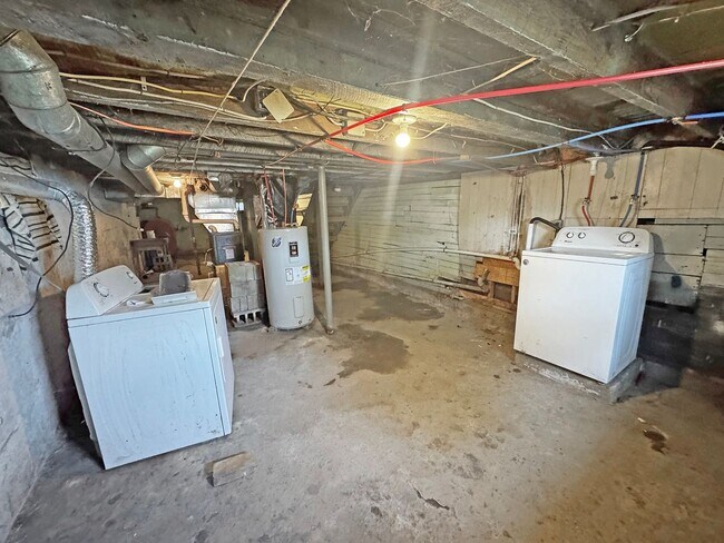 Building Photo - 1018-1020 Baldwin Street