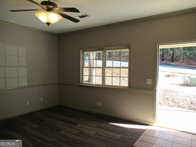 Building Photo - 95 Live Oak Rd