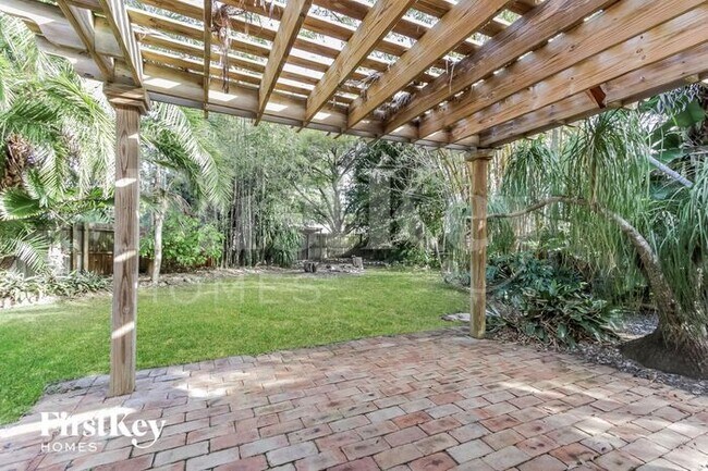 Building Photo - 6710 22nd Ave W