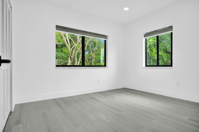 Building Photo - 212 Beacom Blvd