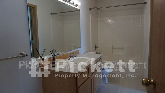 Building Photo - 11615 Breckenridge Ln NW