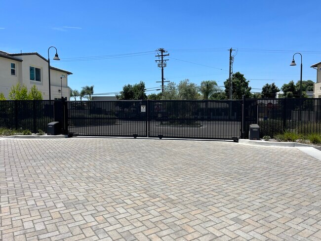 Building Photo - 54 Harmony Dr