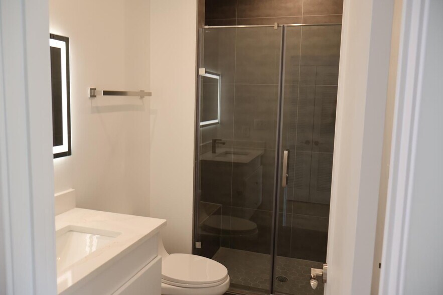 Building Photo - 4939 Call Pl SE