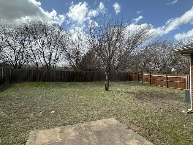 Building Photo - 5435 Dove Dr