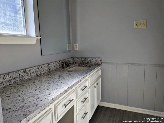 Building Photo - 2330 Blossom Dr