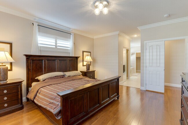 Building Photo - Fully Furnished Single-Story Gem in Peacef...