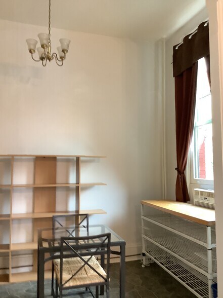 Building Photo - 943 M St NW