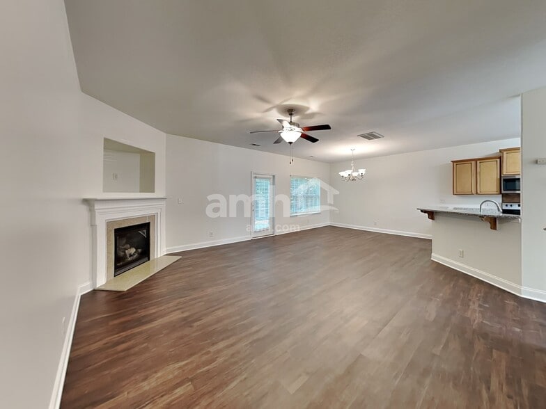 Building Photo - 1684 Woods Ln