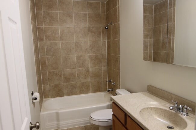 Building Photo - 960 Beau Dr