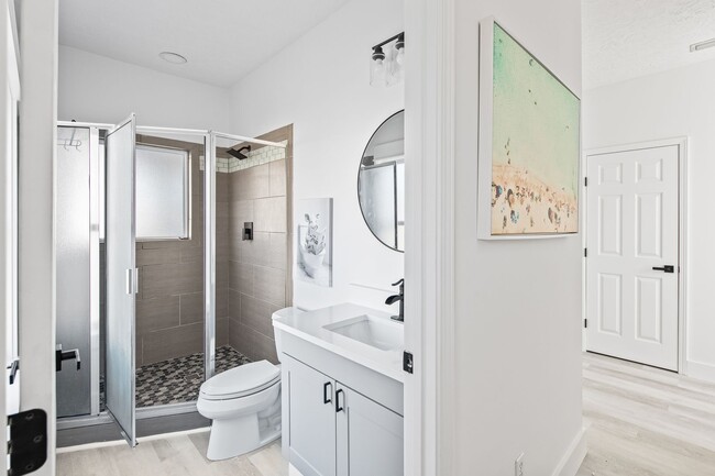 Building Photo - Newly Renovated Beach Front Four Bedroom Home