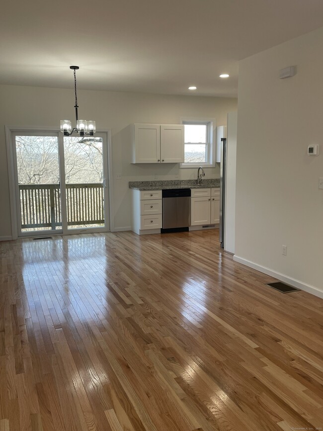 Primary Photo - 455 Sherman Ave